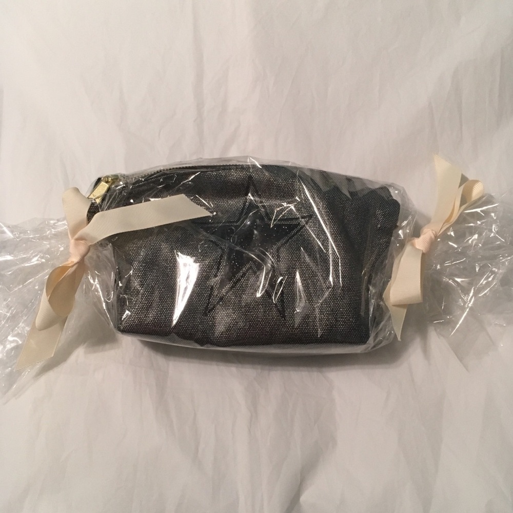 Multipurpose bag with star design.